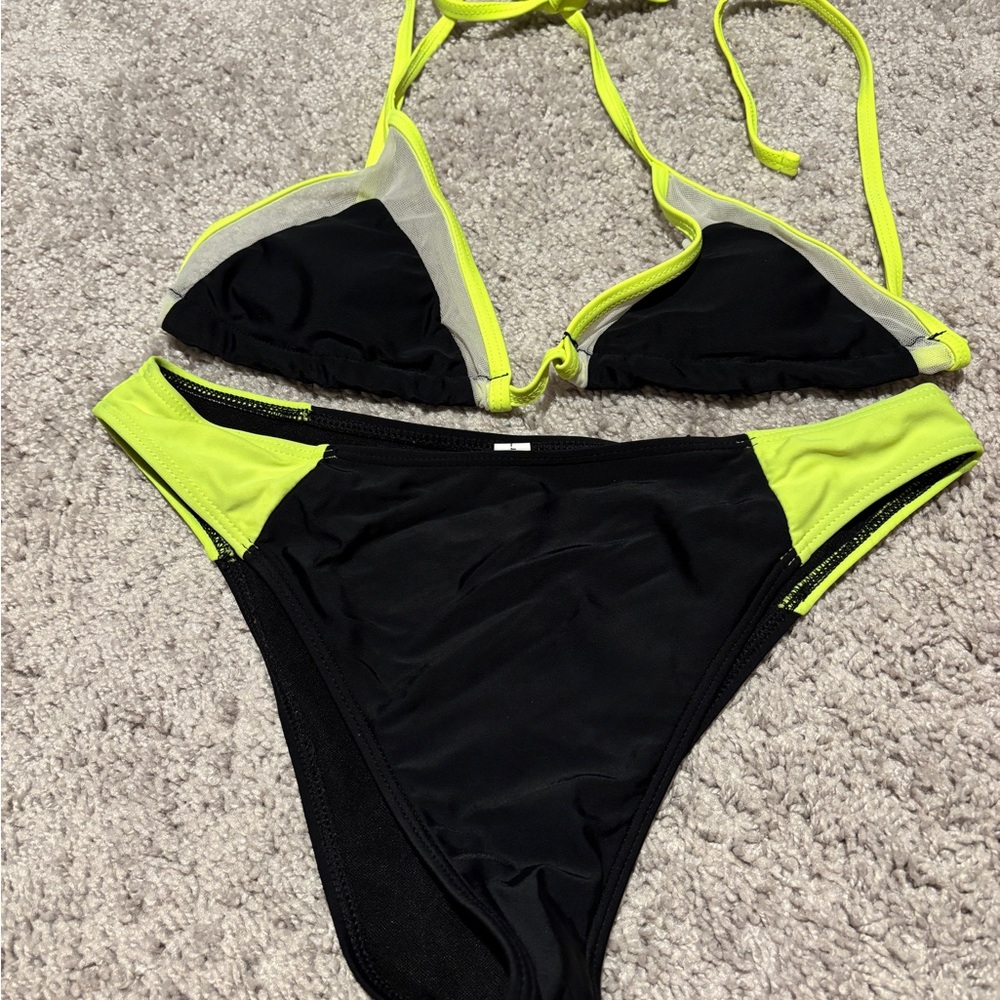 Zaful Black and Green Sporty Bikini Set